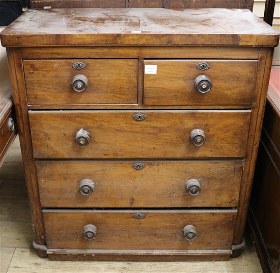 A Victorian mahogany chest of drawers W.97cm